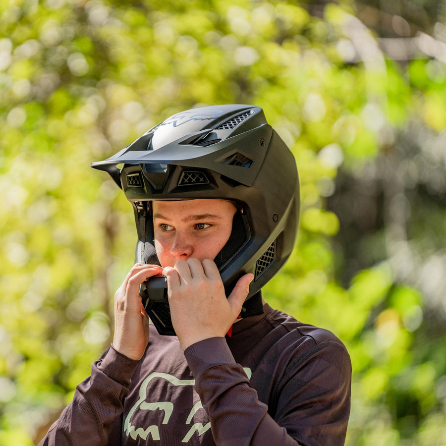 full face motorcycle helmets nz KYT NZ-Race Born directly from KYTs deep involvement in world Giro Full Face Mtb Helmets