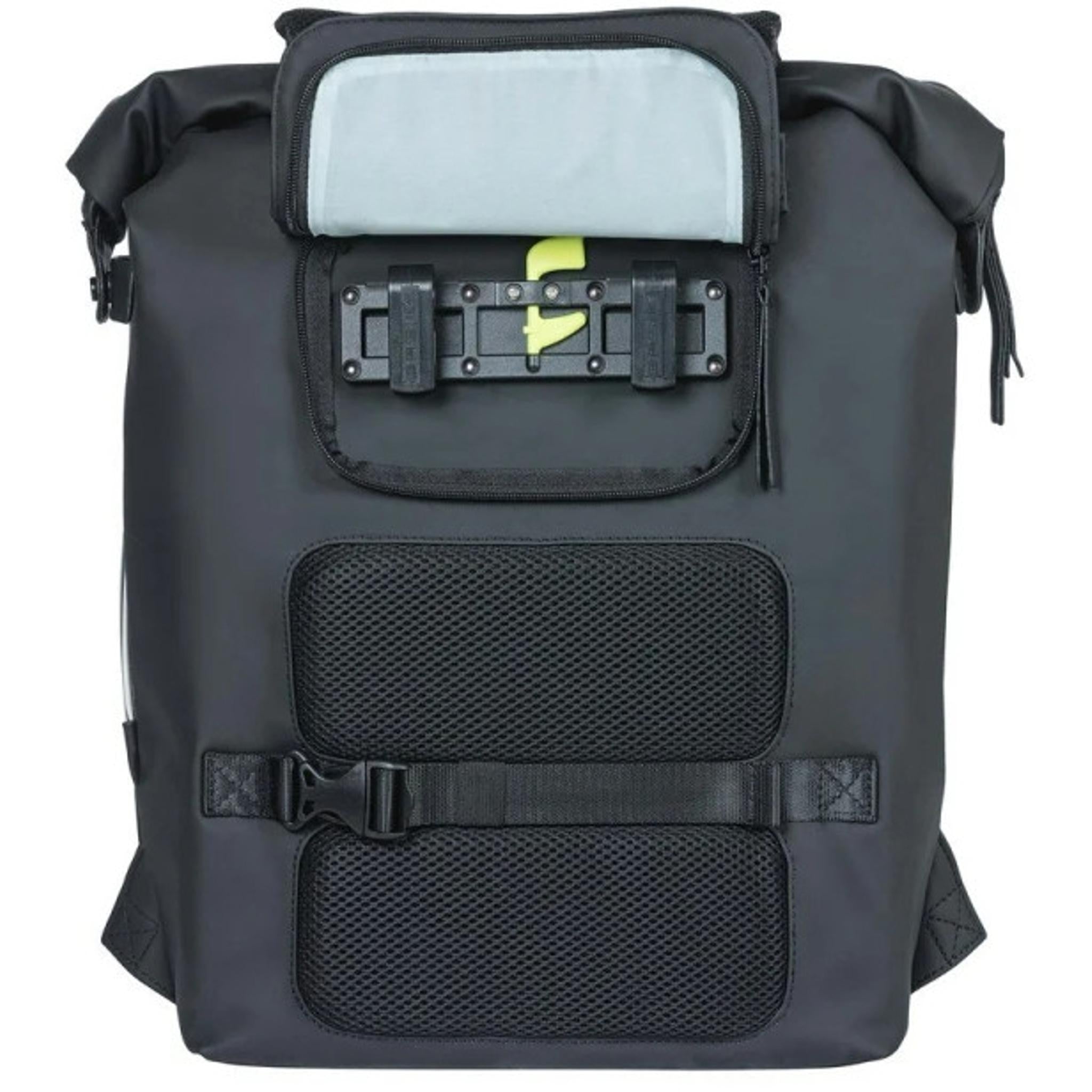 Basil SoHo Nordlicht Backpack w/ LED 17L Night Black