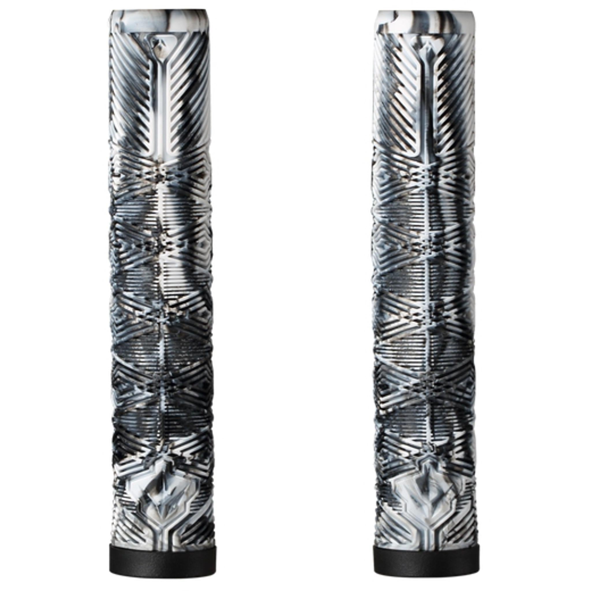Envy V3 Scooter Grips 160mm Black/White