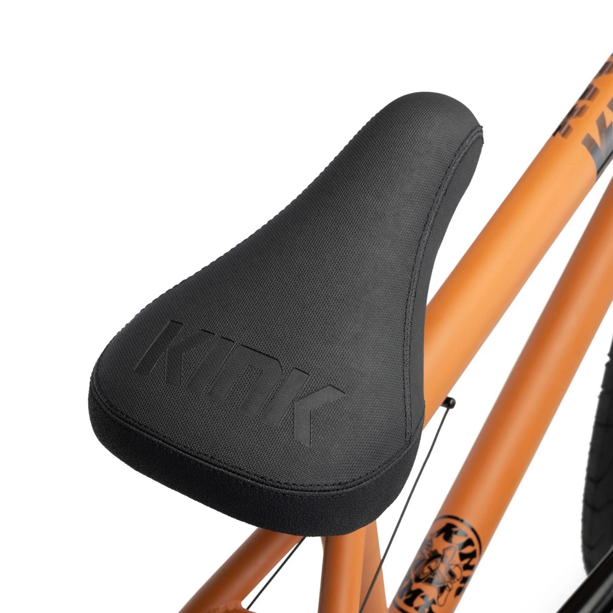 Kink curb frame outlet