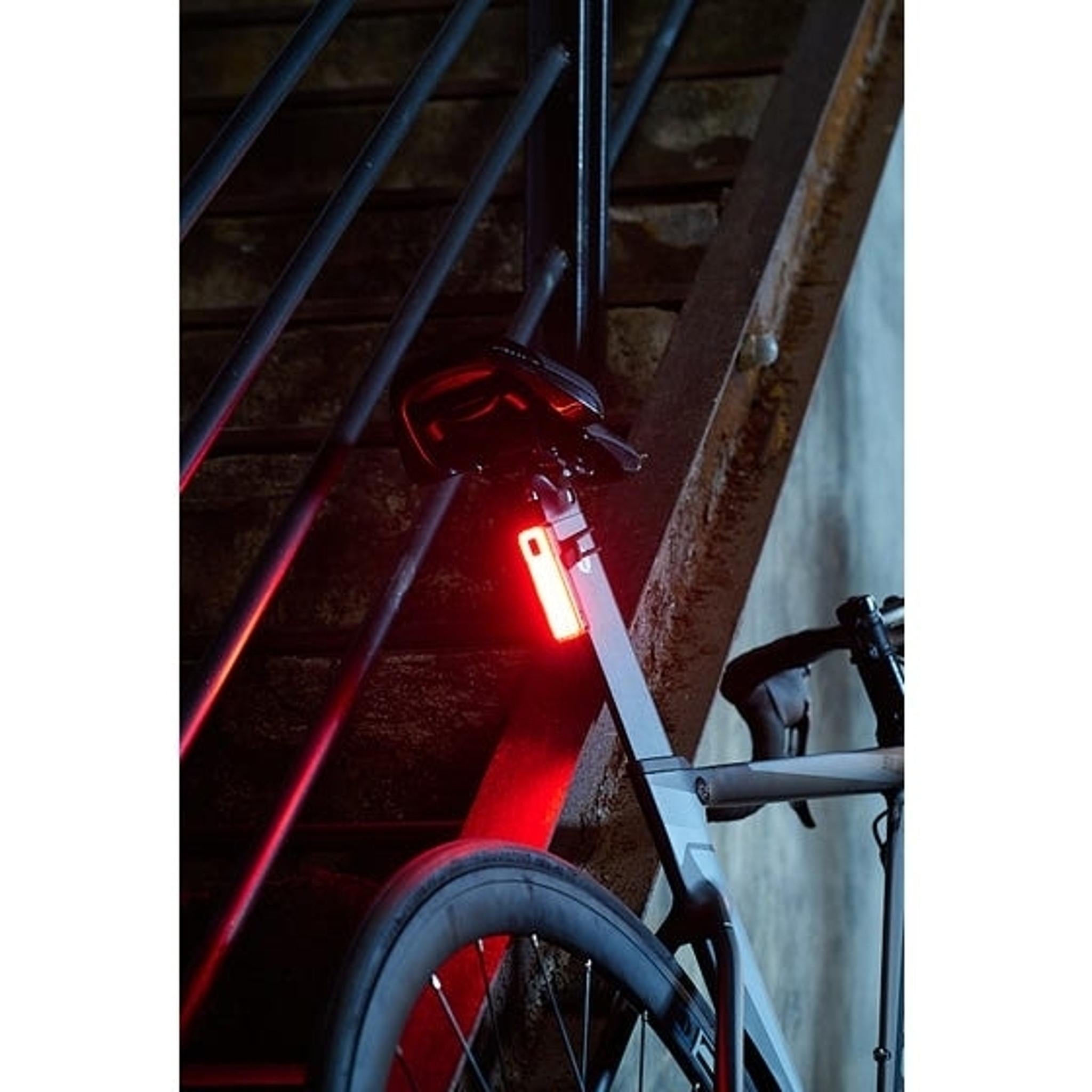 Moon Helix Lite 100 Lumens Rear Light