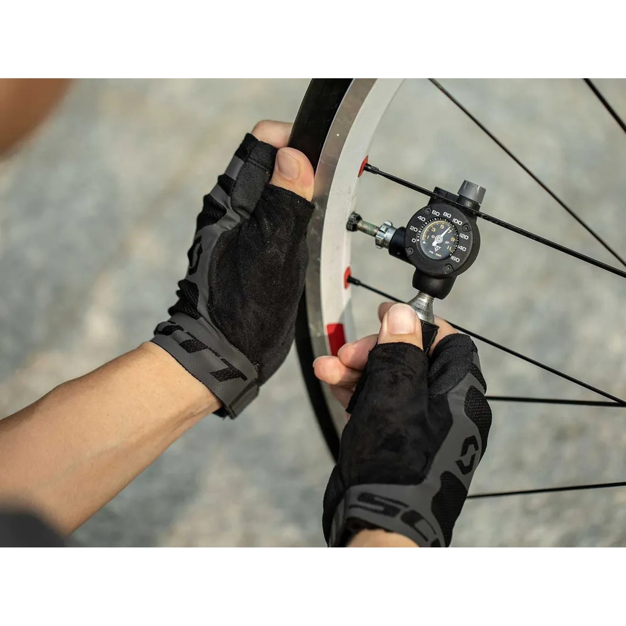 Topeak Airbooster CO2 Inflator w/ Gauge