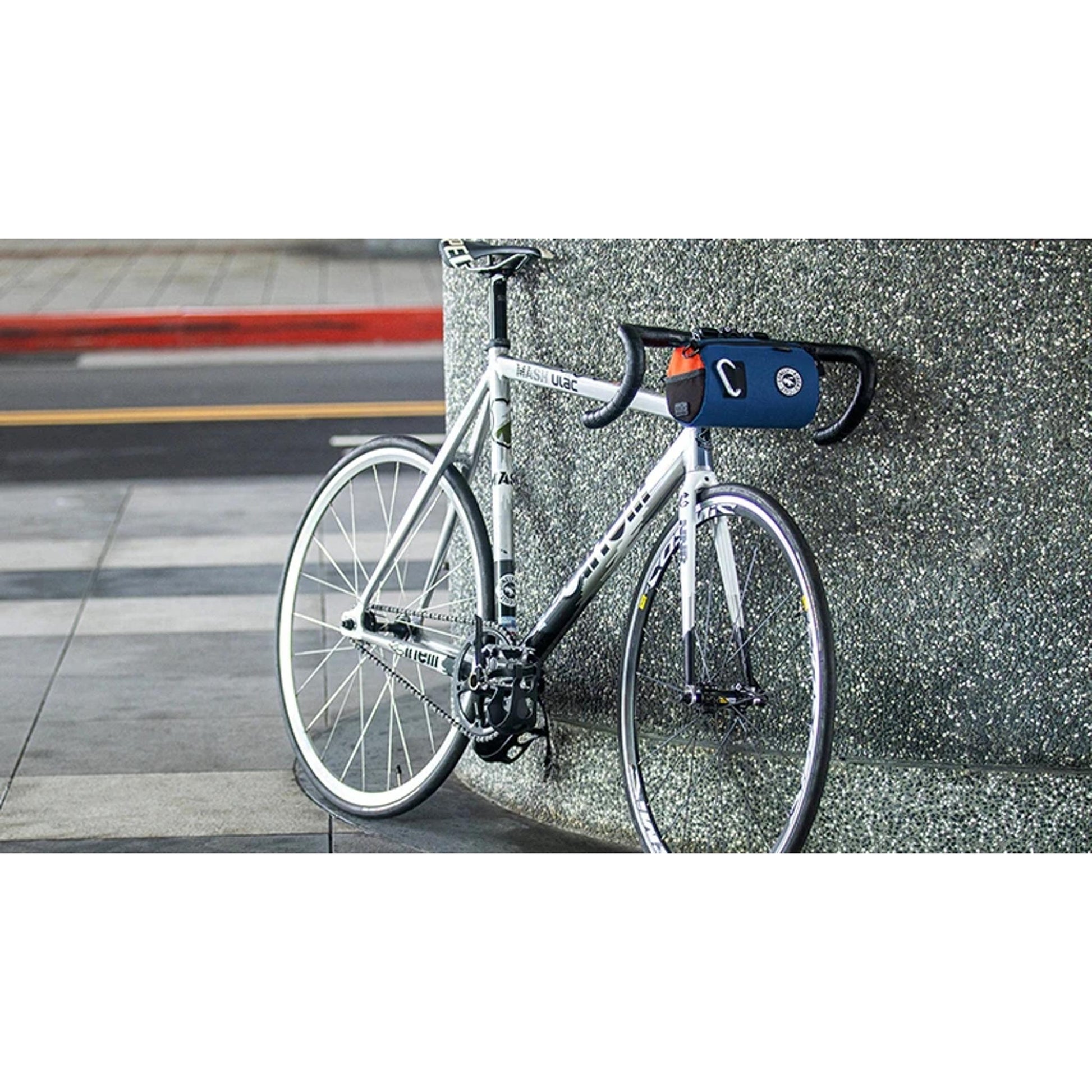 ULAC Neo Porter Coursier Handlebar Bag 2.7L with Carabiner Navy