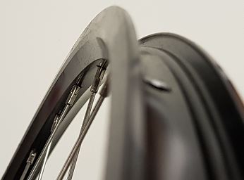 Bi Wheel 27 RR Disc6/Vbrk Screwon Nutblk