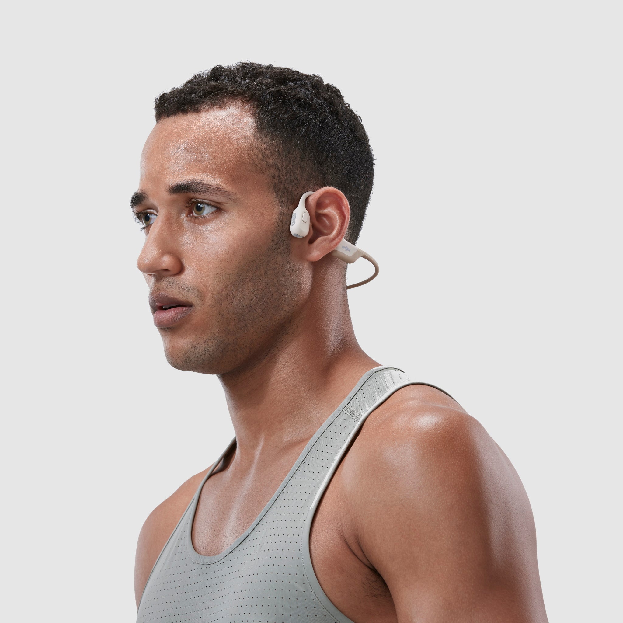 SHOKZ OPENRUN PRO ベージュ OpenRun Pro Open-Ear Bone Conduction Wireless Headphones